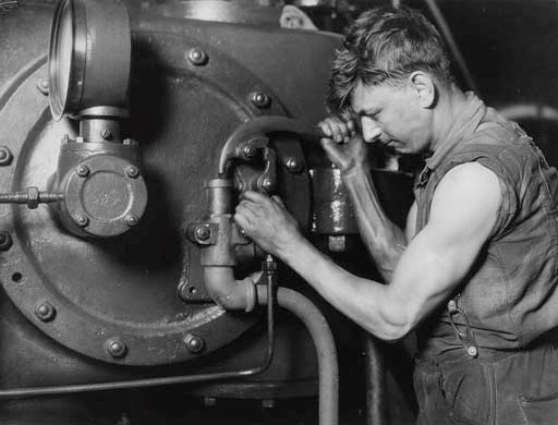 LEWIS WICKES HINE (1874-1940)