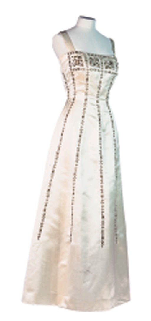 A COUTURE EVENING GOWN BY LANVIN AND CASTILLO