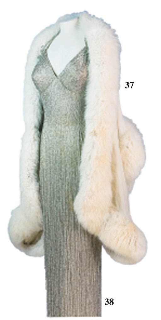 A WHITE STOLE
