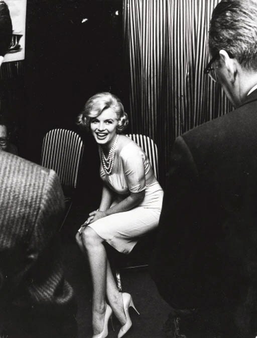 A MANFRED KREINER BLACK AND WHITE PHOTOGRAPH OF MARILYN MONROE