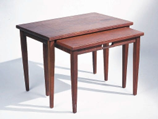 TWO SETS OF NESTING TABLES BROWN LACQUERED TABLES