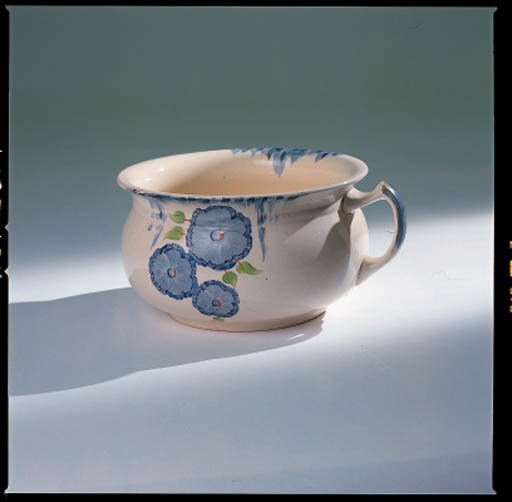A GROUP OF POTTERY