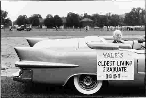 ELLIOT ERWITT