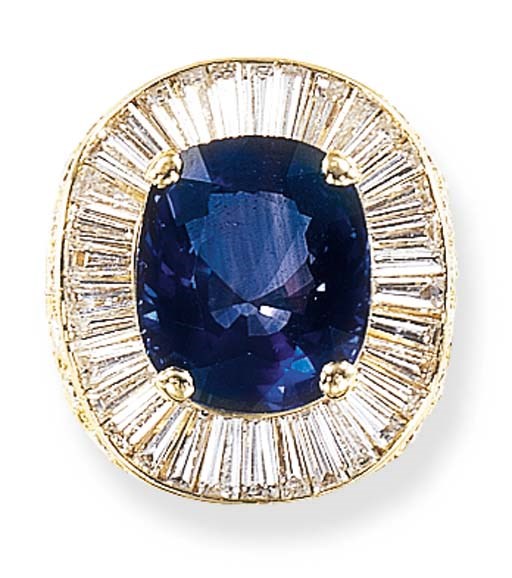 A SAPPHIRE AND DIAMOND RING