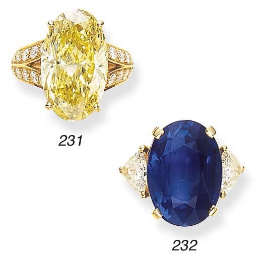 A SAPPHIRE AND DIAMOND RING