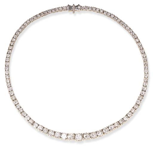 A DIAMOND LINE NECKLACE