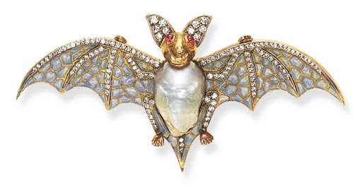 A GRAY PEARL, ENAMEL AND DIAMOND BAT BROOCH
