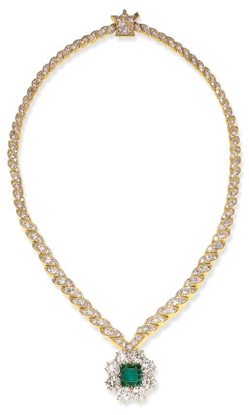 AN EMERALD AND DIAMOND NECKLACE