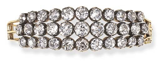 AN ANTIQUE DIAMOND BRACELET