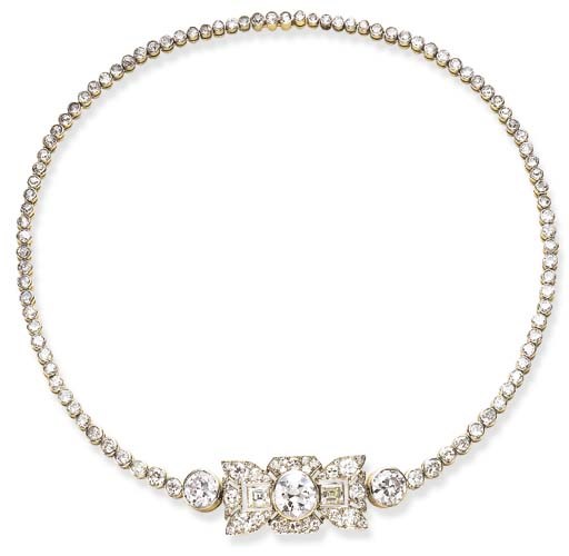 AN ART DECO DIAMOND NECKLACE