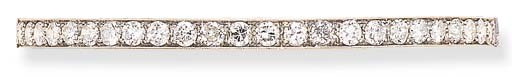 AN ART DECO DIAMOND BANGLE BRACELET