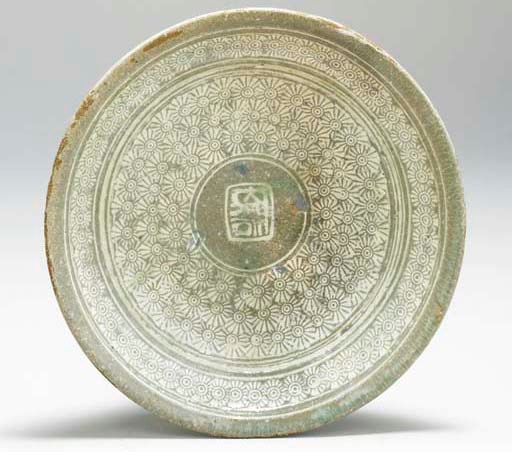 A Punch'ong Inlaid Dish