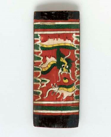 A Reverse-Painted Oxhorn-Applied Wood Spool