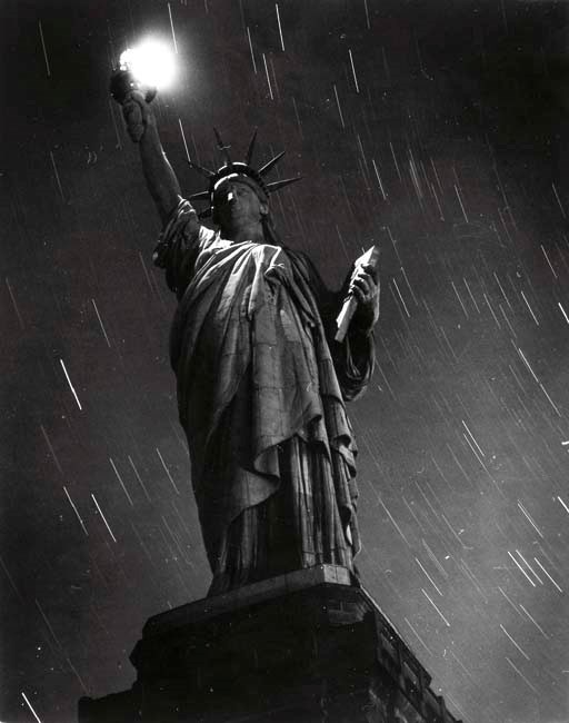 ANDREAS FEININGER