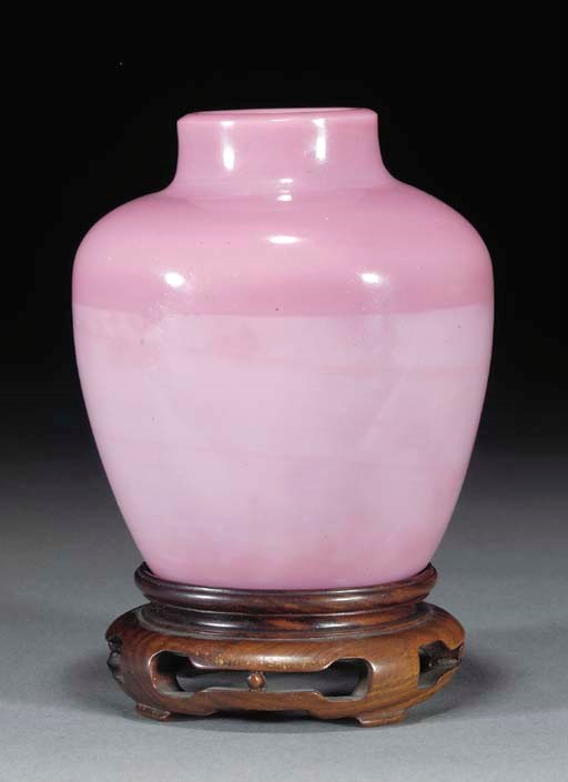 A Peking mottled pink glass jar, 19th century