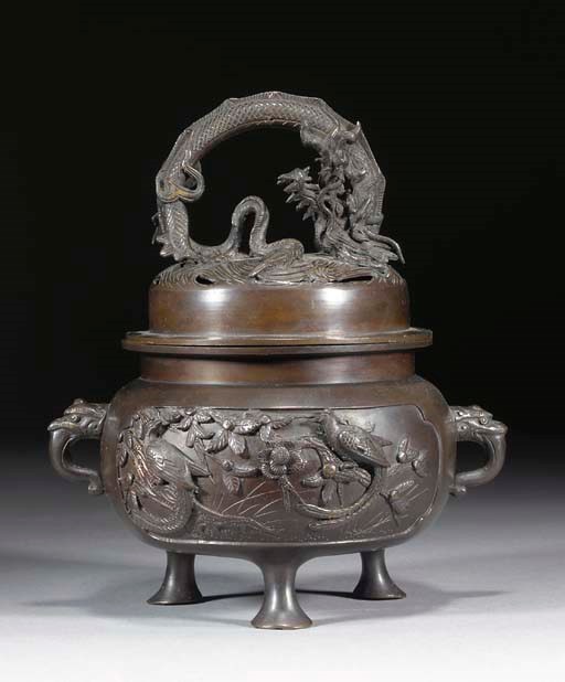 A Japanese bronze tripod koro and cover, 19th century
