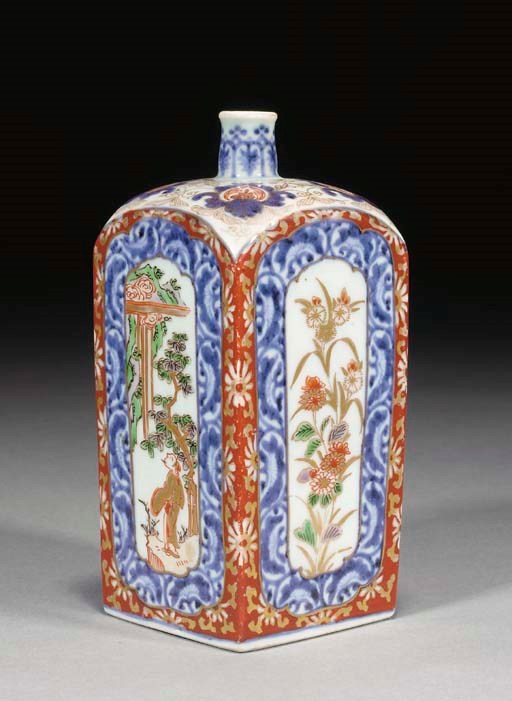 A Japanese rectangular Imari tokuri, 18th century
