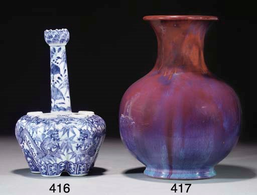 A Chinese blue and white cinquefoil tulip vase, 19th century