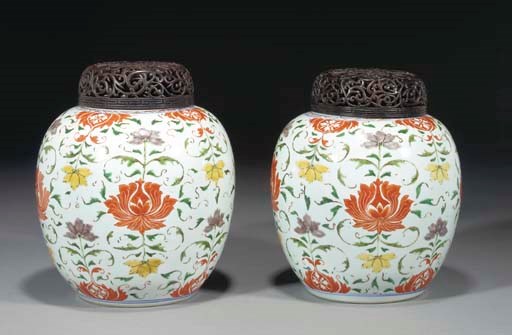 A pair of Chinese famille verte ginger jars, Kangxi