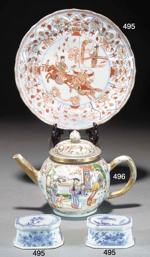 A Chinese famiile rose teapot and cover, Qianlong