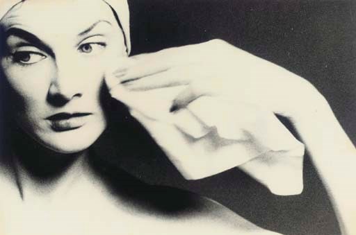 LILLIAN BASSMAN (BORN 1917)