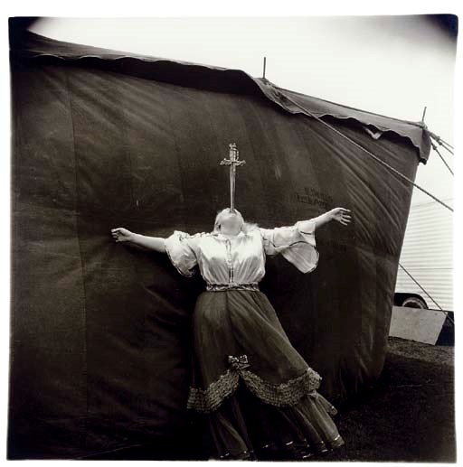 DIANE ARBUS (1923-1971)
