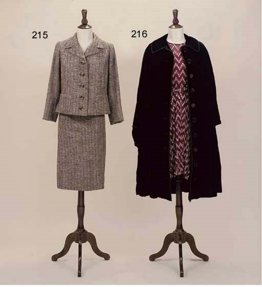 A HEAVY TWILL SUIT, HARDY AMIES