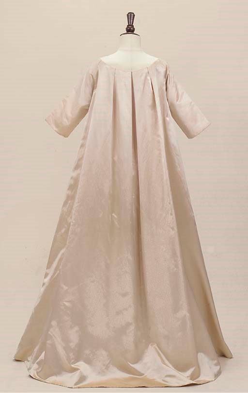 A SHELL-PINK EVENING ENSEMBLE BY CHRISTIAN DIOR PARIS, BOUTIQUE