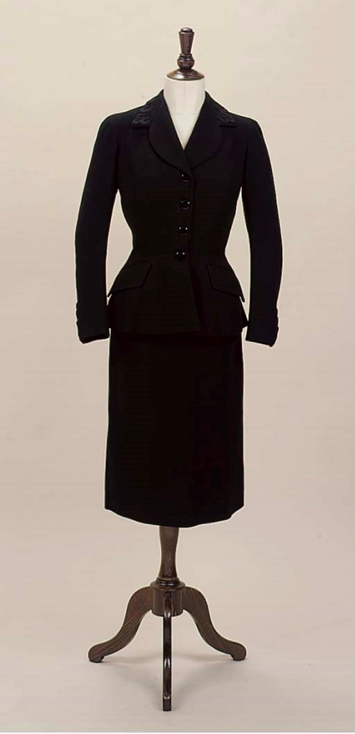 A 'NEW LOOK' SUIT, CHRISTIAN DIOR PARIS