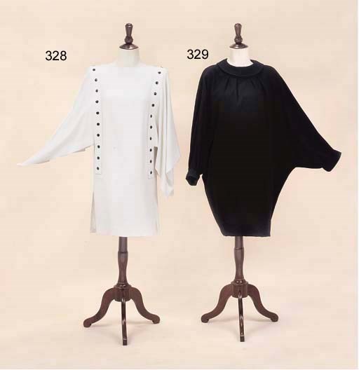 A WHITE HERRINGBONE LINEN DRESS