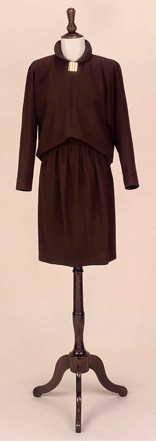 A TWO PIECE CHESTNUT BROWN WOOL CREPE ENSEMBLE