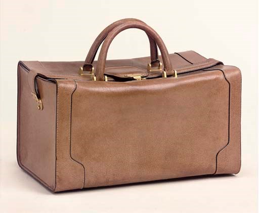 A RECTANGULAR SATCHEL BY GUCCI