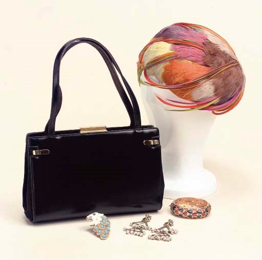 A REVERSABLE HANDBAG, GUCCI