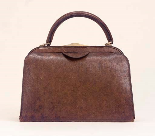 A LEATHER HANDBAG, GUCCI