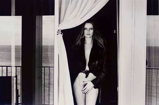 HELMUT NEWTON