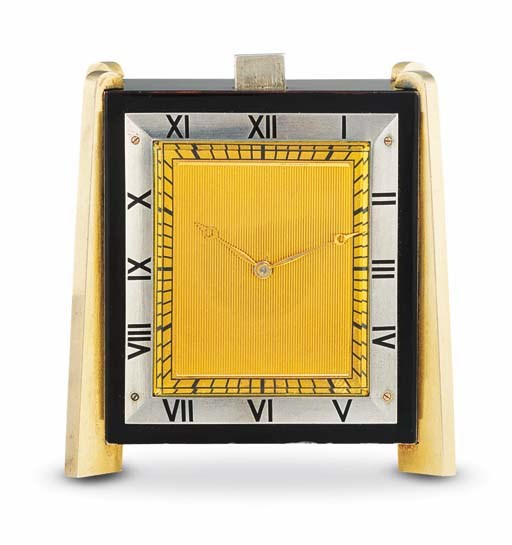 ANON. A GOLD-PLATED AND LACQUER MINUTE REPEATING DESK TIMEPIECE
