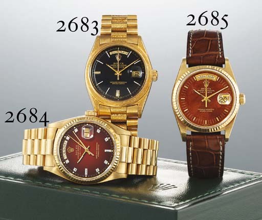 ROLEX. AN UNUSUAL 18K GOLD AUTOMATIC WRISTWATCH WITH TEXTURED CASE AND BRACELET, CENTRE SECONDS, DAY AND DATE