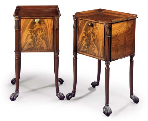 A PAIR OF WILLIAM IV MAHOGANY BEDSIDE CUPBOARDS