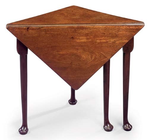 A GEORGE III MAHOGANY DROP-LEAF CORNER TABLE