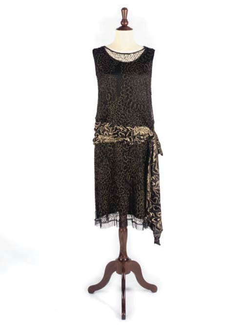 A GROUP OF 1920S COSTUME
