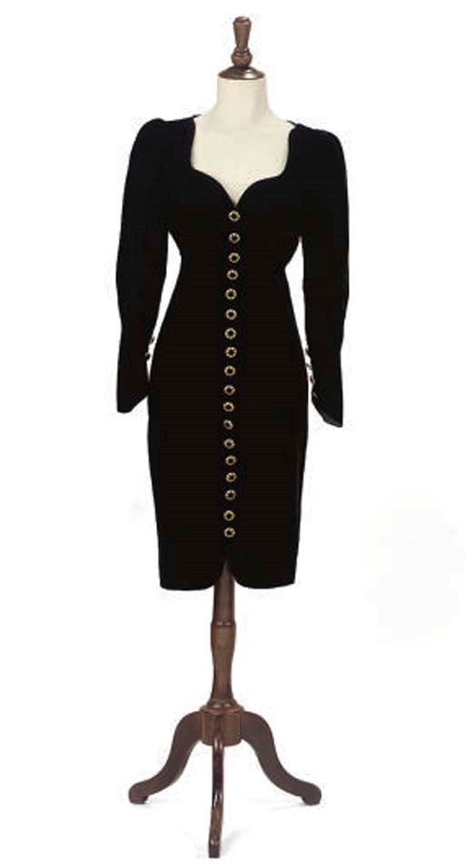 CHANEL COUTURE, A BLACK VELVET DRESS