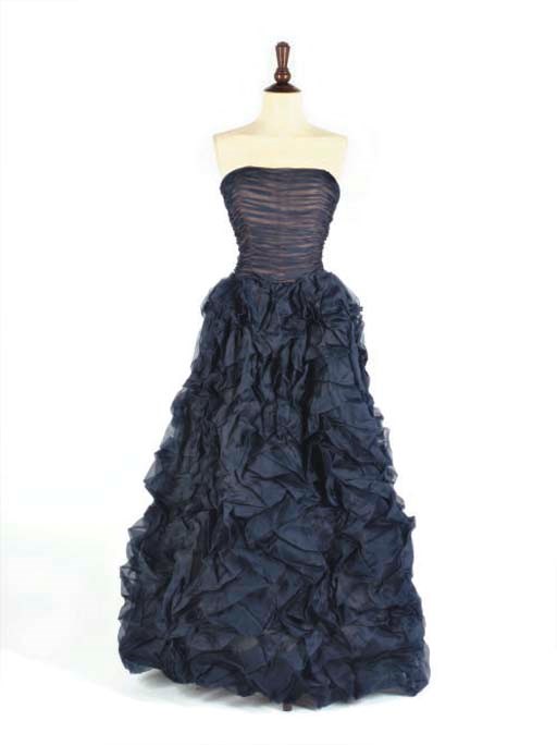 OSCAR DE LA RENTA, CATHERINE WALKER AND BILL BLASS