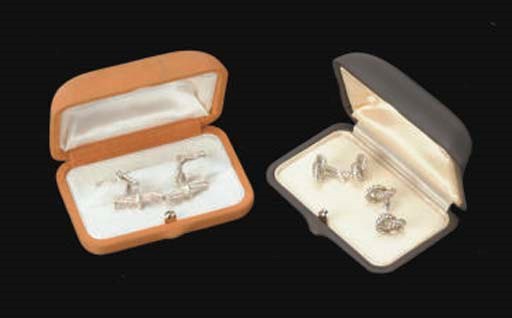 TWO PAIRS OF CUFFLINKS