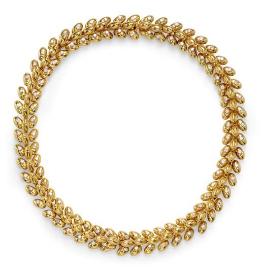 A GOLD AND DIAMOND NECKLACE, BY BOUCHERON