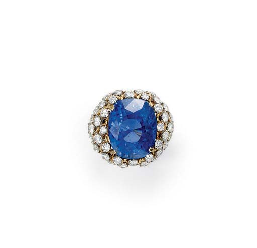 A SAPPHIRE AND DIAMOND RING, BY DAVID WEBB