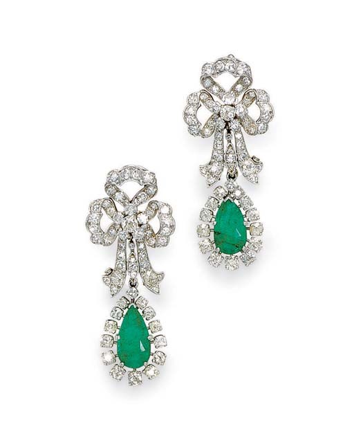 A PAIR OF EMERALD AND DIAMOND EAR PENDANTS, BY VAN CLEEF & ARPELS