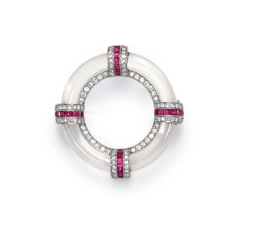 AN ART DECO ROCK CRYSTAL, RUBY AND DIAMOND BROOCH
