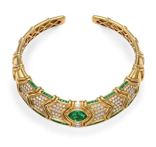 AN EMERALD, DIAMOND AND GOLD CHOKER NECKLACE
