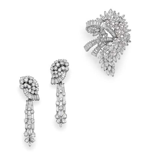 A SET OF DIAMOND JEWELRY