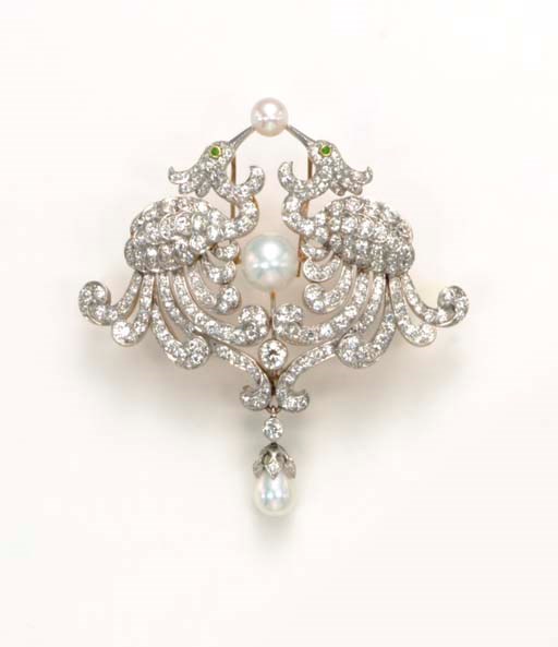 A BELLE EPOQUE DIAMOND AND PEARL BROOCH